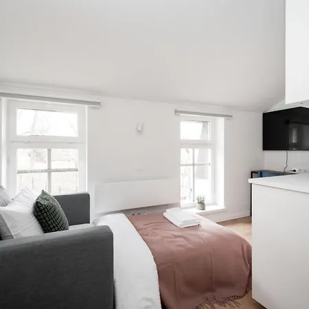 Newly Furnished Luma By Reside Baltic *